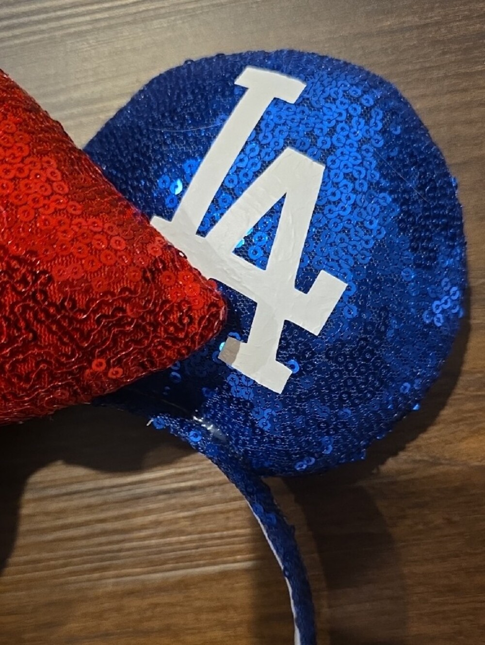 Los Angeles Dodgers Sequin Minnie Ears with Red Bow - Picture 4 of 4